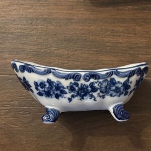 Blue and White Floral Footed Tub Dish